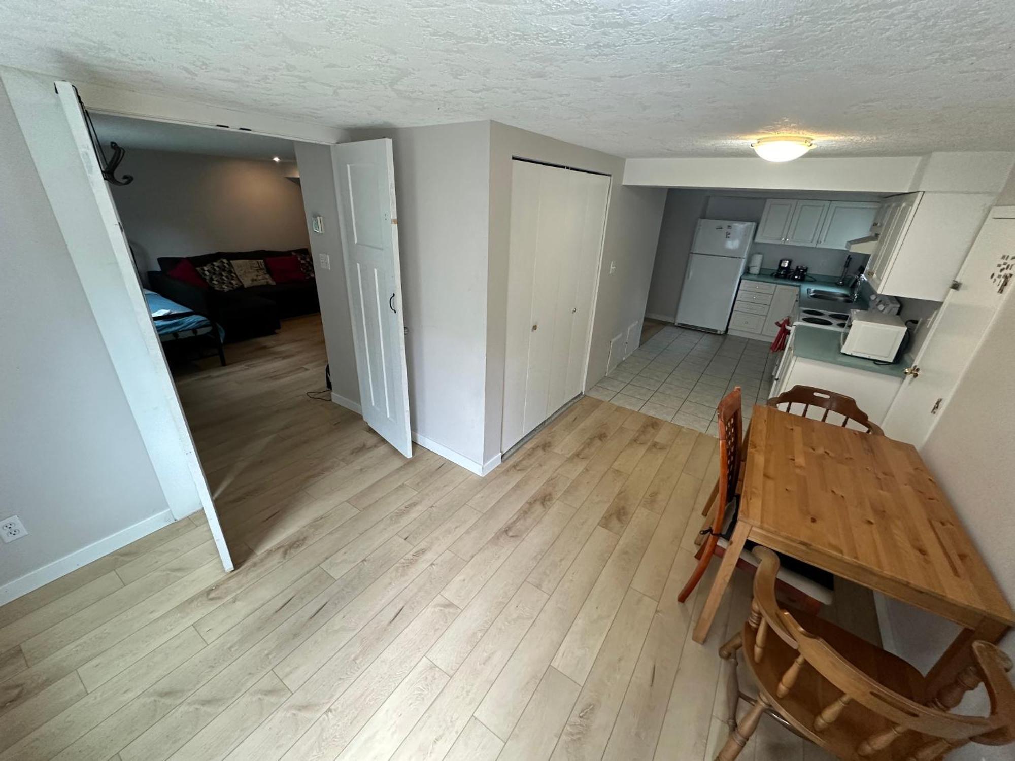 Artistic Apartment Near Downtown Вікторія Екстер'єр фото