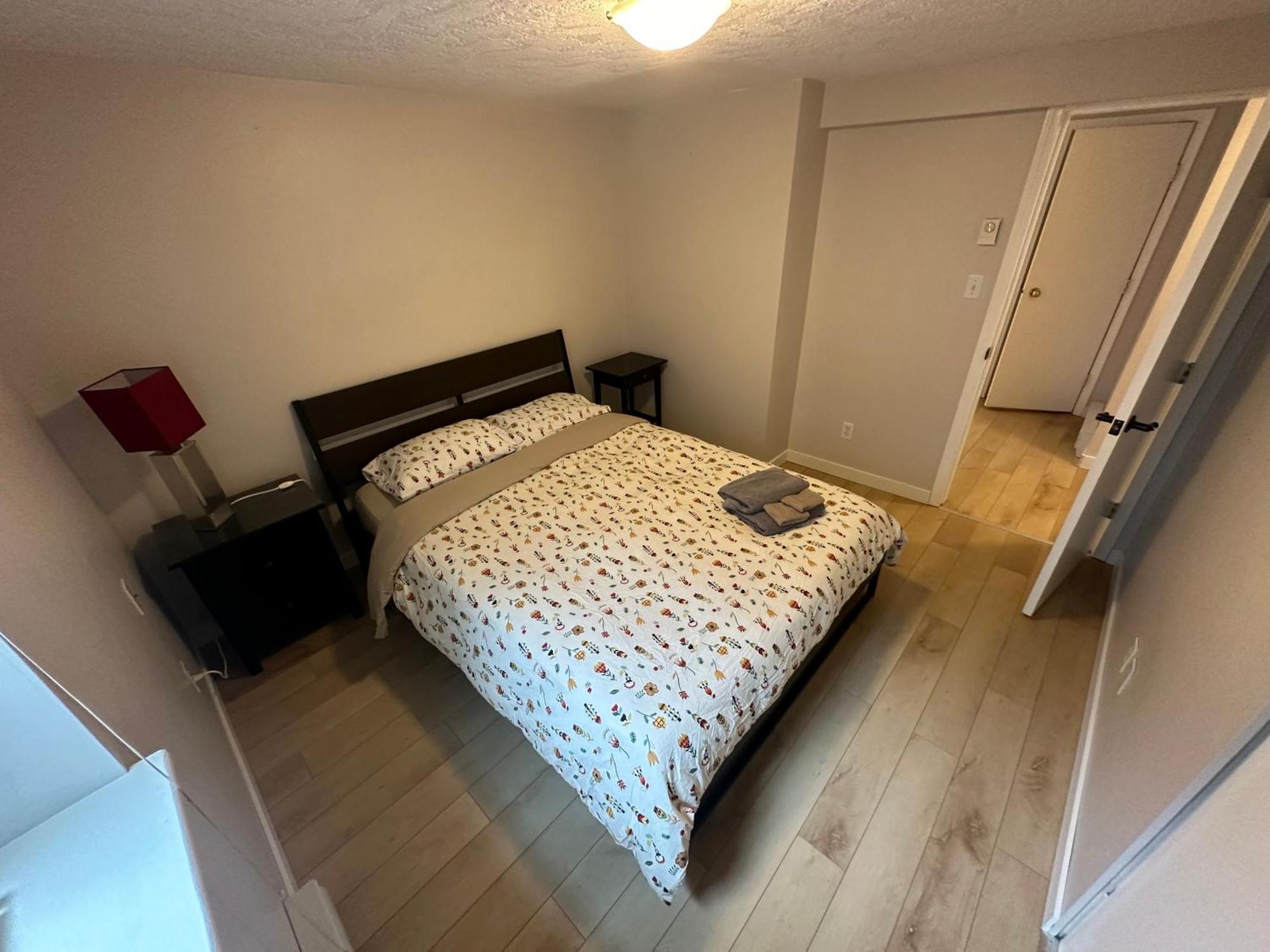 Artistic Apartment Near Downtown Вікторія Екстер'єр фото